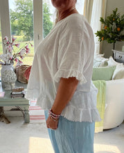 Load image into Gallery viewer, Florentina Raggy Cotton Top In White Made In Italy