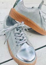 Load image into Gallery viewer, Capri Trainer in Silver Metallic and Glitter with Glitter Laces Size 6 | Feathers Of Italy