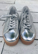 Load image into Gallery viewer, Capri Trainer in Silver Metallic and Glitter with Glitter Laces Size 6 | Feathers Of Italy
