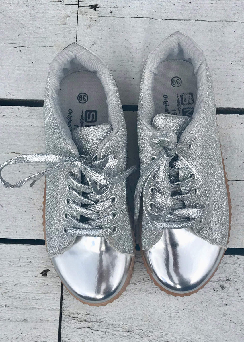Capri Trainer in Silver Metallic and Glitter with Glitter Laces Size 6 Feathers Of Italy
