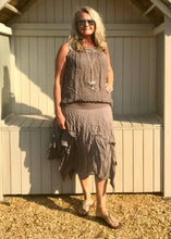 Load image into Gallery viewer, cotton waterfall skirt