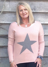 Load image into Gallery viewer, Star Knit Jumper In Pink - Feathers Of Italy