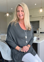 Load image into Gallery viewer, Gauli Oversized Top in Grey - Feathers Of Italy