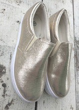 Load image into Gallery viewer, Venice Platform Trainer in Gold Metallic - Feathers Of Italy