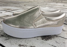 Load image into Gallery viewer, Venice Platform Trainer in Gold Metallic - Feathers Of Italy