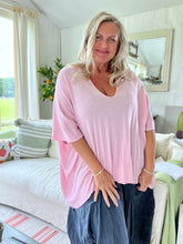 Load image into Gallery viewer, Sorrento Fine Knit Poncho - Baby Pink One Size Made In Italy by Feathers Of Italy
