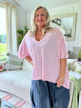 Load image into Gallery viewer, Sorrento Fine Knit Poncho - Baby Pink One Size Made In Italy by Feathers Of Italy