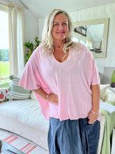 Load image into Gallery viewer, Sorrento Fine Knit Poncho - Baby Pink One Size Made In Italy by Feathers Of Italy