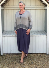 Load image into Gallery viewer, Nia Pouch Maxi Dress in Purple - Feathers Of Italy