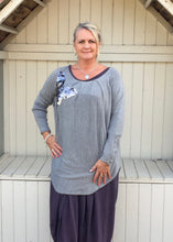 Load image into Gallery viewer, Nia Pouch Maxi Dress in Purple - Feathers Of Italy