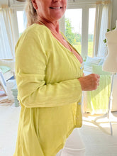Load image into Gallery viewer, Sorrento Linen Dip Hem Linen Shirt Jacket in Lime