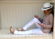 Load image into Gallery viewer, Florida Fine Knit Jumper in Pink - Feathers Of Italy