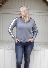 Load image into Gallery viewer, Sebastiano Seqined Jumper in Grey - Feathers Of Italy