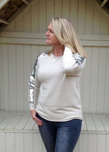 Load image into Gallery viewer, Sebastiano Seqined Jumper in Winter Cream - Feathers Of Italy