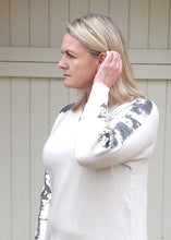 Load image into Gallery viewer, Sebastiano Seqined Jumper in Winter Cream - Feathers Of Italy