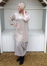 Load image into Gallery viewer, Pietro Skirt in Beige - Feathers Of Italy