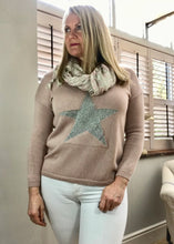 Load image into Gallery viewer, Star Fine Knit Jumper In Pink With Silver Heart Made In Italy by Feathers Of Italy - Feathers Of Italy