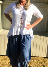 Load image into Gallery viewer, Frill Bottomed T Shirt Top 100% Cotton in White Made In Italy By Feathers Of Italy One Size - Feathers Of Italy