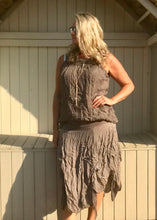 Load image into Gallery viewer, cotton waterfall skirt