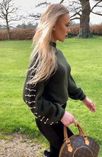 Load image into Gallery viewer, Giovani Diamanté Jumper in Green - Feathers Of Italy