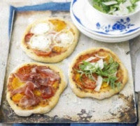 3 simple steps to making mini Party Pizzas...