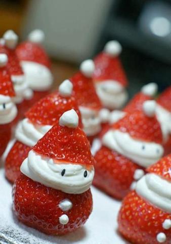 Children and Grandchildren round for Christmas - Make Them Smile with these cute santa strawberries party snacks!