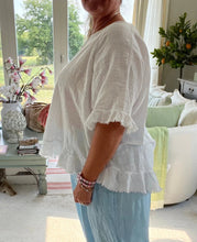 Load image into Gallery viewer, Florentina Raggy Cotton Top In White Made In Italy 
