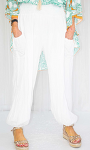 Load image into Gallery viewer, LINEN STYLE TROUSER IN WHITE
