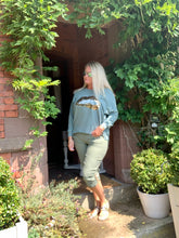 Load image into Gallery viewer, Apulia Leopard Lips Sweatshirt in Green - Feathers Of Italy 
