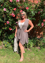 Load image into Gallery viewer, Vienna Zip Linen Dress in Mocha - Feathers Of Italy 
