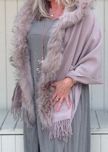 Lambswool Cape with Fur Trim Hood in Dusky Pink - Feathers Of Italy - Feathers Of Italy 