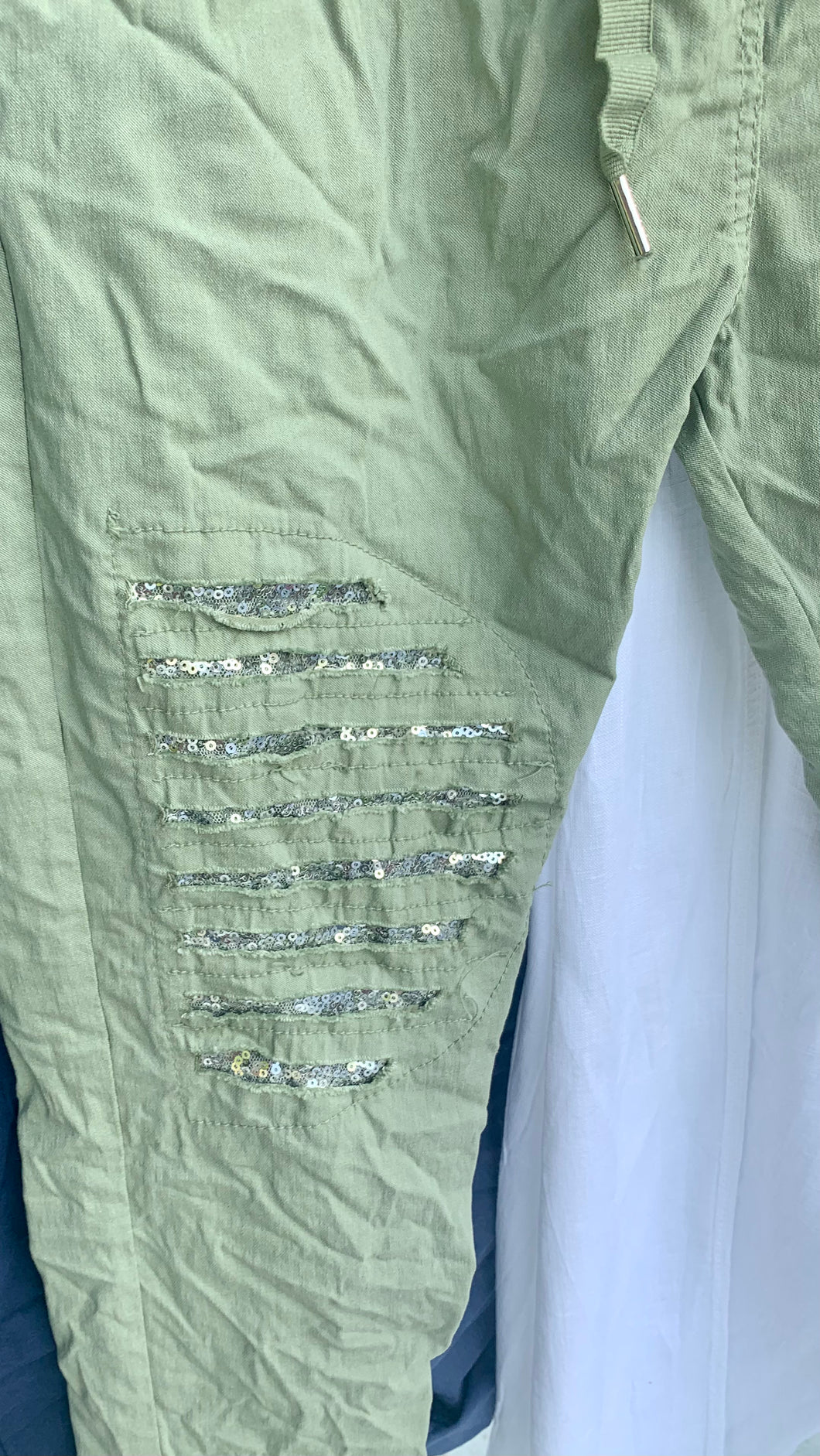 Amazing Woman Crinkle Jeans in Khaki Green with Draw String Waist With Rips and Diamonte Detail One Size Feathers Of Italy