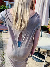 Load image into Gallery viewer, Vernazza Sequin Pocket Dip Hem Shirt With Slit Back in Mocha - Feathers Of Italy 
