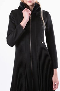 Rinascimento Cappotto Pleated Full Length Coat In Black - Feathers Of Italy 