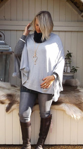 Mondial Poncho in Silver - Feathers Of Italy 